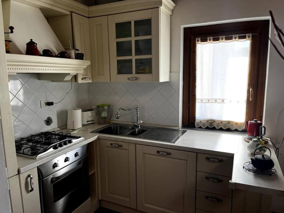 شقة إمبرونيتا  في Charming Townhouse With Garden المظهر الخارجي الصورة