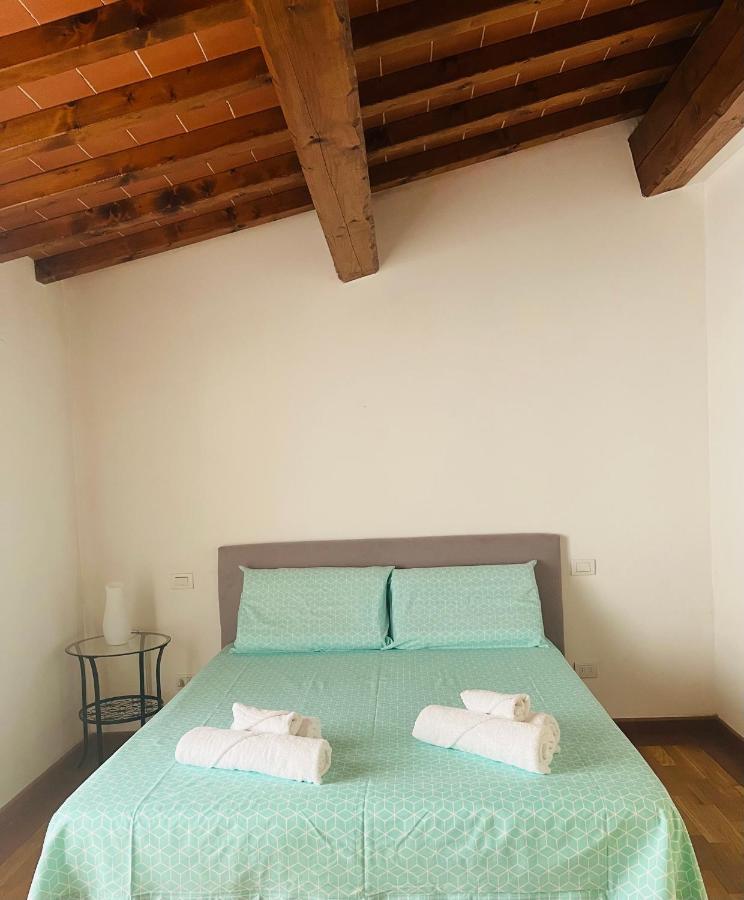 شقة إمبرونيتا  في Charming Townhouse With Garden المظهر الخارجي الصورة